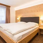 Derby Hotel 3*
