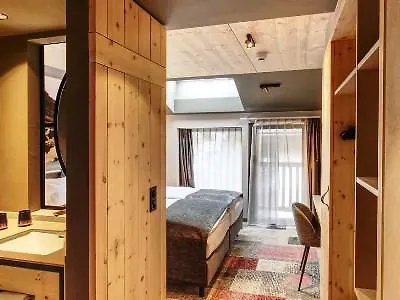 Derby Hotel 3*