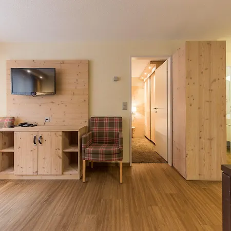 Derby Hotel 3*
