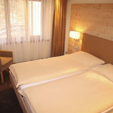 レストラン ダービー